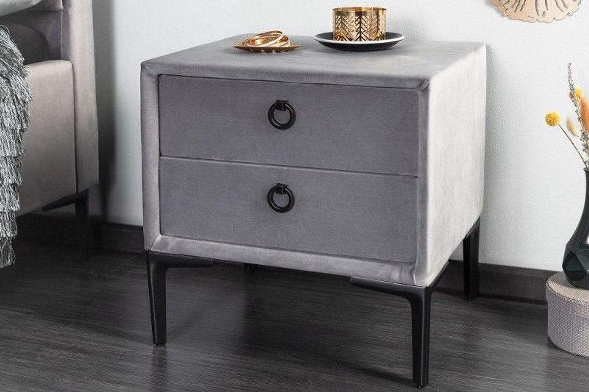 Elegant nachtkastje COSMOPOLITE 45 cm zilvergrijs fluweel met twee lades - 40784