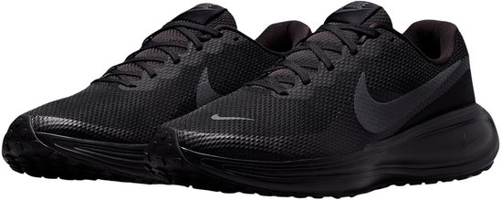 Nike révolution 8 en couleur noire.