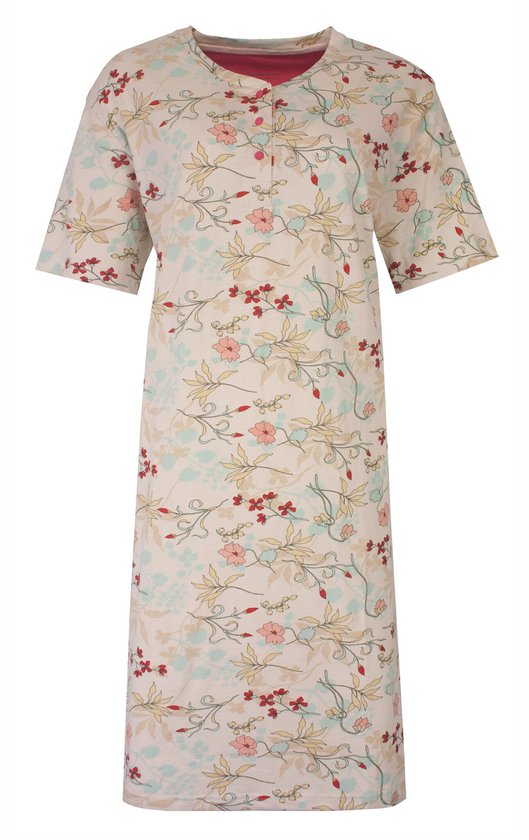 Beige nachthemd met een botanische print van rode en roze bloemen en groene bladeren. Korte mouwen en rode V-hals.