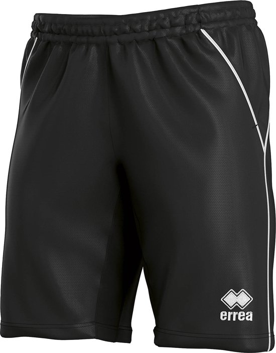 Short de sport Errea noir avec passepoil blanc sur le côté et le logo Errea sur la jambe gauche.