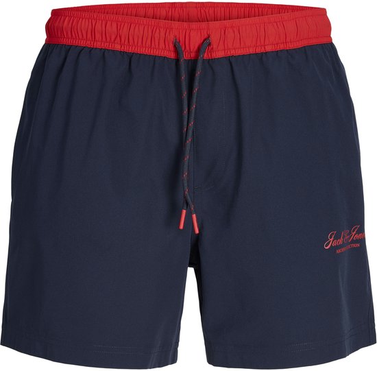 Donkerblauwe zwemshort met rode tailleband en trekkoord. Jack & Jones-logo in het rood op de rechterpijp.