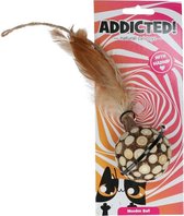 Addicted Wooden bal met veren - 25 cm - Kattenspeelgoed - Kattenspeeltje - Kattenbal - Met veren - Met madnip - Kattenkruid - 1 stuk