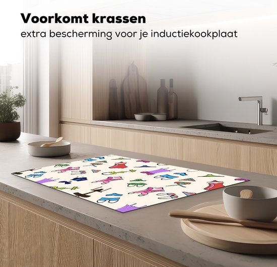 KitchenYeah® Inductie beschermer 76x51.5 cm - Lingerie - Ondergoed - Patroon - Kookplaataccessoires - Afdekplaat voor kookplaat - Inductiebeschermer - Inductiemat - Inductieplaat mat