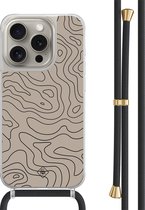 Casimoda® hoesje met zwart koord - Geschikt voor iPhone 15 Pro - Abstract Lines - Afneembaar koord - TPU/polycarbonaat - Bruin/beige