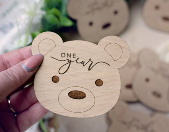 14 Houten Mijlpaalkaarten Baby - Babyshower cadeau - Kraamcadeau Jongen en meisje - milestone cards/beertje van Little Dutch — afbeelding 3