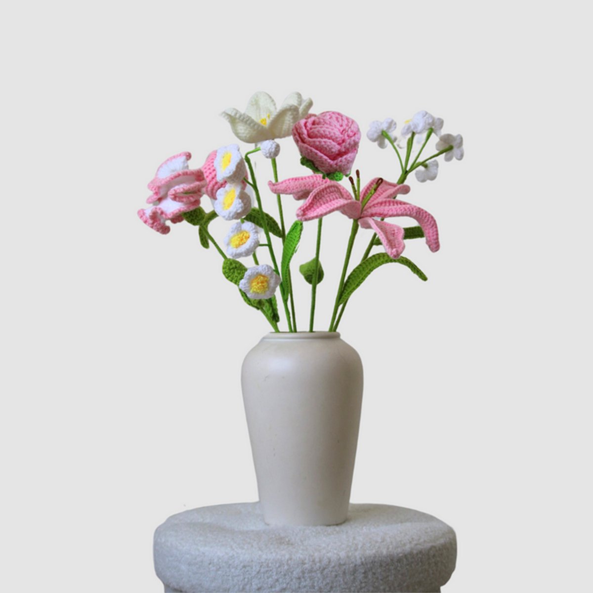 Woolbloom – kunstbloemen - Gehaakt Bloemenboeket – Handgemaakte Kunstbloemen – Kraamcadeau Meisje & Gender Reveal