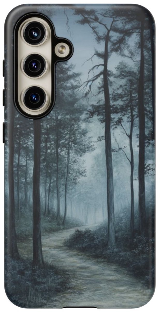 Mysterieuze Boswandeling in Mist – Telefoonhoesje Geschikt voor Galaxy S24