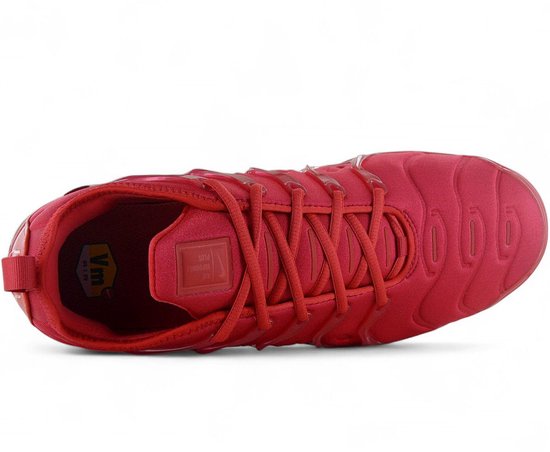 triple red vapormax plus release date