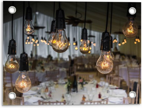 Tuinposter – Hangende Lampen in Restaurant - 40x30cm Foto op Tuinposter  (wanddecoratie voor buiten en binnen)