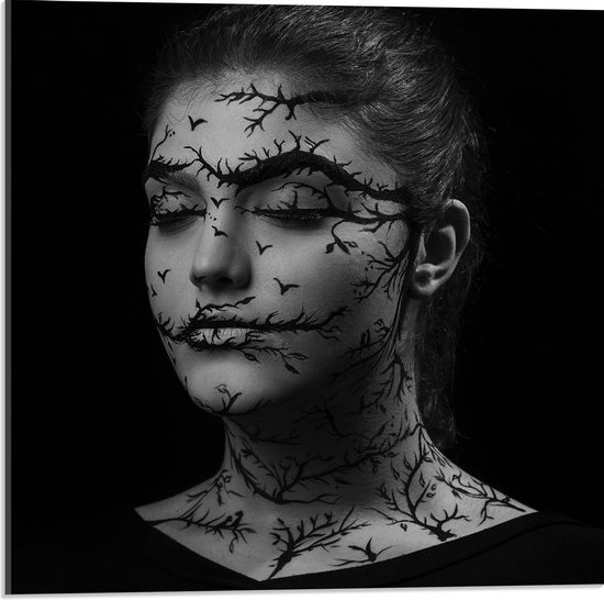 Acrylglas - Vrouw met Zwarte Halloweenschmink - 50x50cm Foto op Acrylglas (Wanddecoratie op Acrylglas)