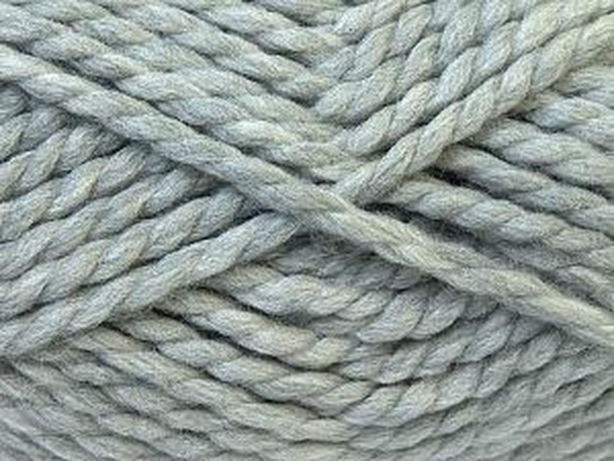 Tricot de laine avec une épaisseur de broche de 9 mm. - acheter de la laine  à tricoter