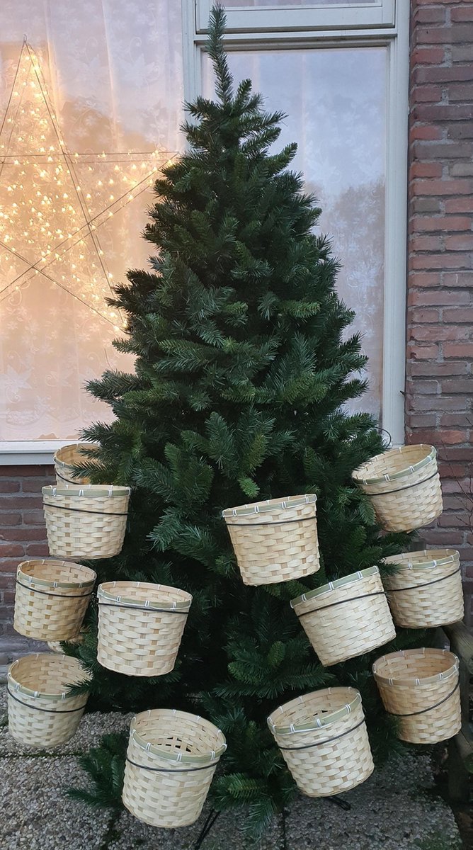 Kerstboom de luxe H240 x D120 met bamboomandjes