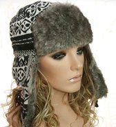 Russische bontmuts chapka pilotenmuts met oorflappen zwart wit aztek print maat one size