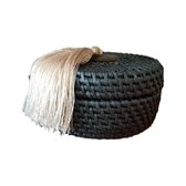 Nusa Originals - Rotan Sieradendoosje met Kwastjes - Fairtrade - Duurzaam - 13cmx7cm - Zwart