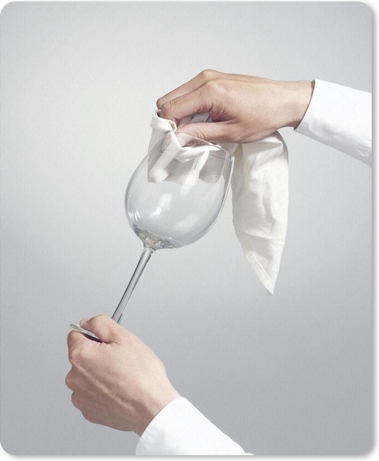 Rand Schep peddelen Muismat Ober - Een ober aan het schoonmaken van een glas muismat rubber -  19x23 cm -... | bol.com