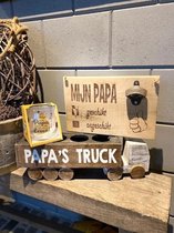 Cadeaupakket man / houten vrachtwagen voor 4 glazen/flesjes / Tekstbord mijn papa geschikt - ongeschikt met bieropener  / mancave / glas papa  / vaderdag / verjaardag / kerstmis /