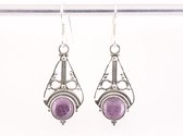 Opengewerkte zilveren oorbellen met purpuriet