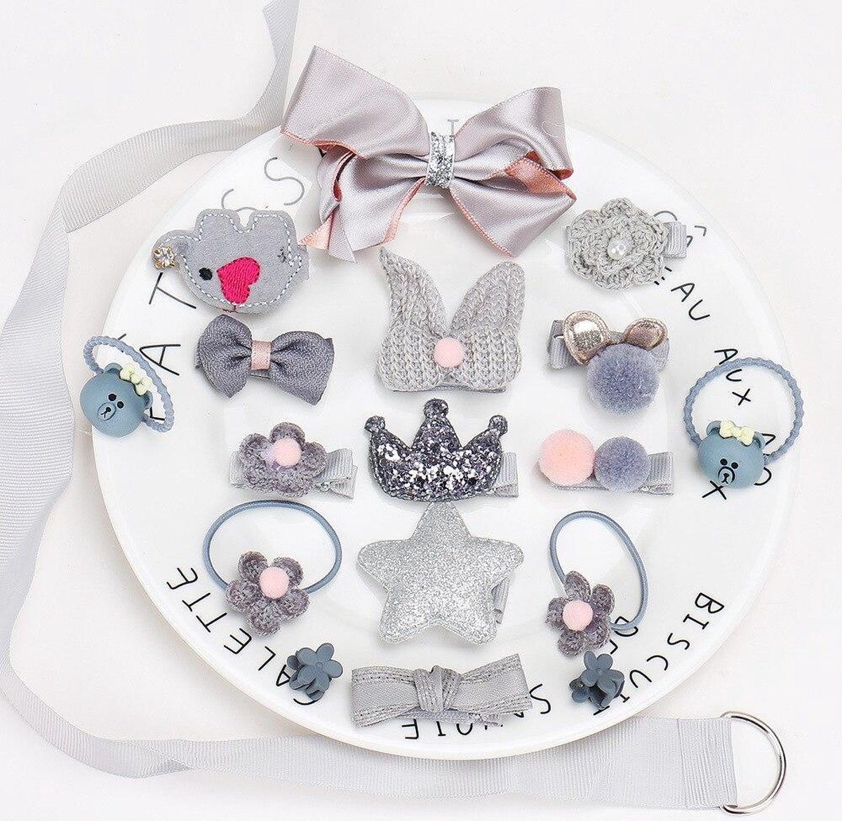 18 Haarspelden - Haarelastiekjes - Haaraccessoires - Haarclips - Voor baby's en meisjes - Geschenkset - In Cadeau Verpakking - Cadeau Meisje - Grijs - 18 stuks