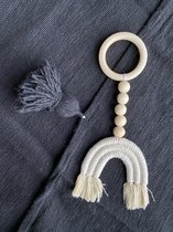 Bijtring - Macrame regenboog - Wit - Kinderkamer - Decoratie - Kraamcadeau