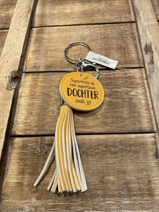 Sleutelhanger met kwastje | Imitatie leer | Geel | Supertrots op een superlieve dochter