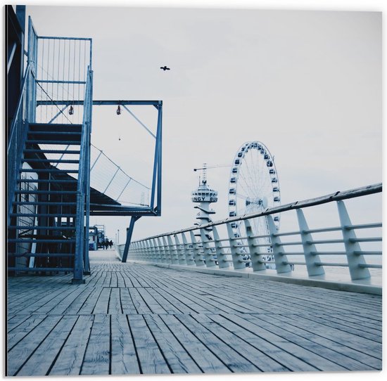 Dibond - Foto op de Pier in Scheveningen - 50x50cm Foto op Aluminium (Met Ophangsysteem)
