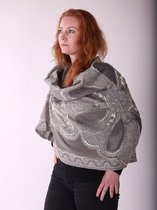 1001musthaves.com Geborduurde wollen dames sjaal zachte grijs tinten met crème 70 x 180 cm