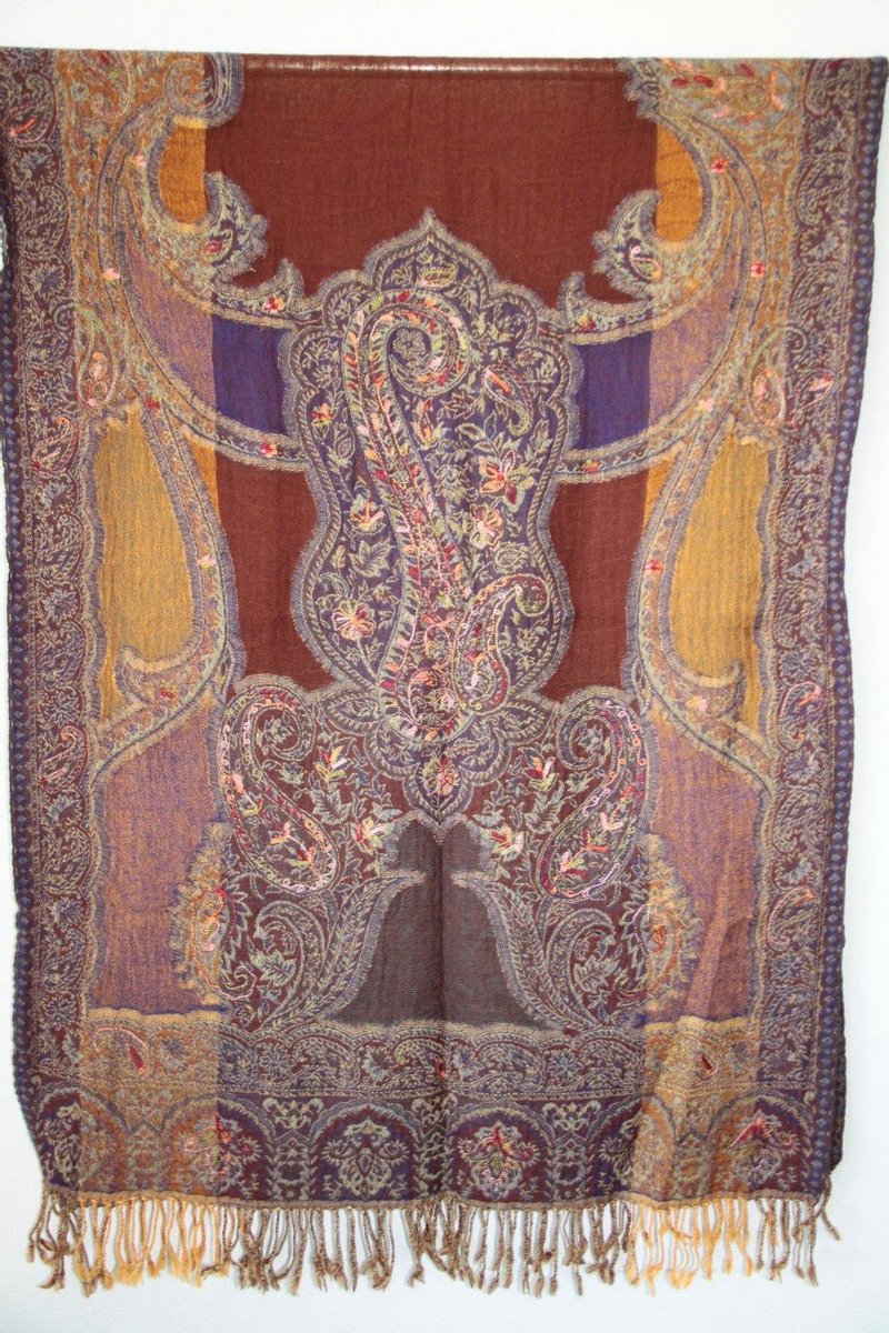 1001musthaves.com Wollen dames sjaal in bruin goudgeel en lila-paars met fijn meerkleurig borduurwerk 70 x 180 cm