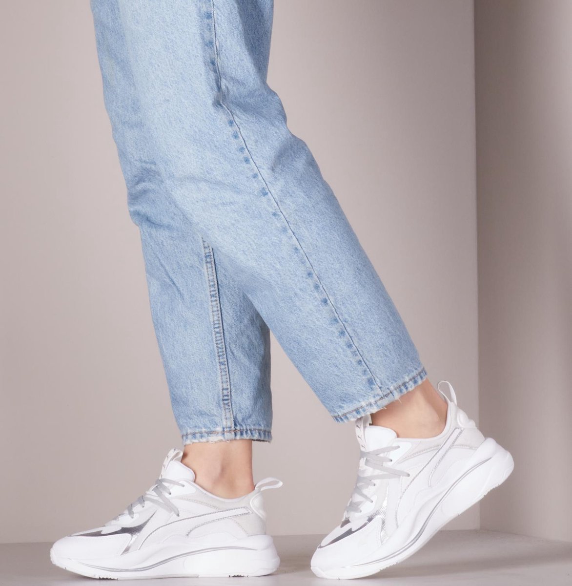 Puma Rs Curve Glow Wns Lage sneakers - Dames - Wit - Maat 36 | bol.com