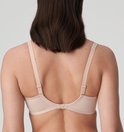 Achterkant van een nude beha met ruitpatroon. Bandjes met ribbelrand.