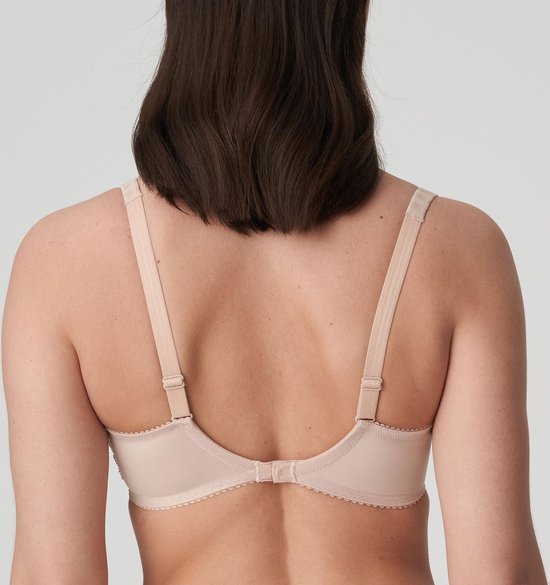 Achterkant van een nude beha met ruitpatroon. Bandjes met ribbelrand.