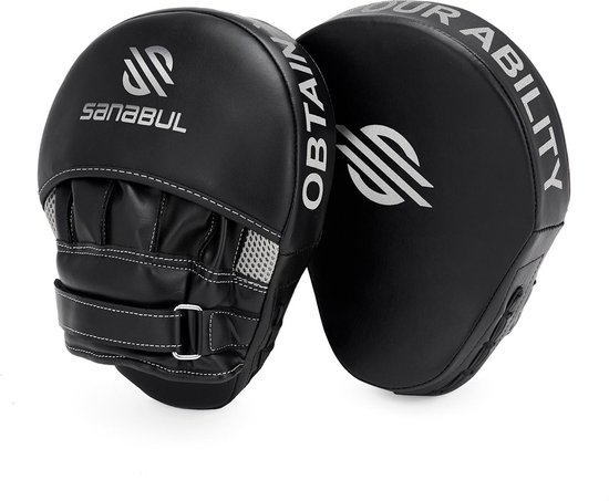 Zwarte Sanabul handpads met zilveren logo en stiksels. Gemaakt voor bokstraining.