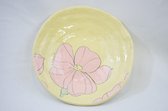 Handmade decoratieschaal geel/roze: 5 x Ø 21 cm: aardewerk