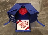 Limited Edition - I Love You - Flowerbox met Zeep Rozen En Text - Giftbox - Valentijn - Moederdag - Blauwe Box met Rode Rozen