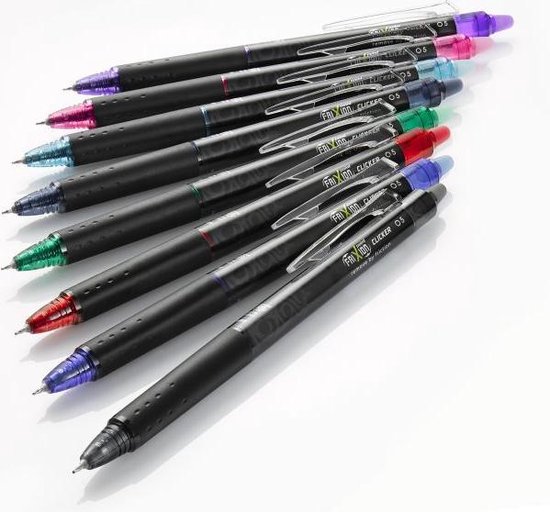 Een rij van negen Pilot FriXion Point Clicker pennen in verschillende kleuren: paars, roze, blauw, cyaan, groen, rood en oranje.