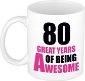 80 great years of being awesome cadeau mok / beker wit en roze
