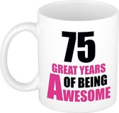 75 great years of being awesome cadeau mok / beker wit en roze