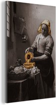 Wanddecoratie Metaal - Aluminium Schilderij Industrieel - Het melkmeisje - Johannes Vermeer - Goud - 80x120 cm - Dibond - Foto op aluminium - Industriële muurdecoratie - Voor de woonkamer/slaapkamer