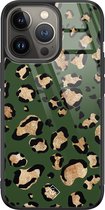 Casimoda® hoesje - Geschikt voor iPhone 13 Pro - Luipaard Groen - Luxe Hard Case Zwart - Backcover telefoonhoesje - Groen