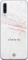 Casimoda® hoesje - Geschikt voor Samsung A70 - C'est La Vie - Backcover - Siliconen/TPU - Bruin/beige