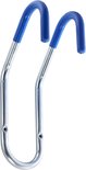 Zilverkleurige fietshaak met blauwe uiteinden op een witte achtergrond.