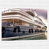 WallClassics - Muursticker - Groot Schip op het Water - 80x60 cm Foto op Muursticker