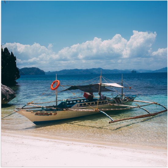 WallClassics - Poster Glossy - Bateau Primitif sur Water - 50x50 cm Photo sur Papier Poster avec Finition Brillante