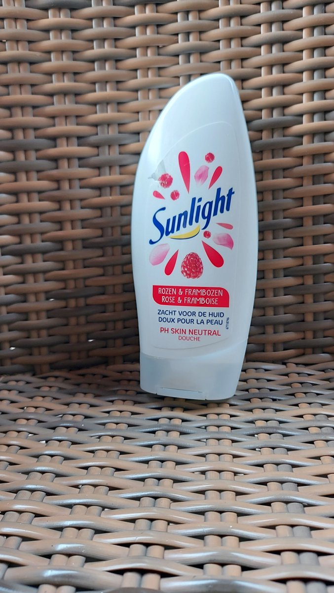 Sunlight - Douchegel - PH Neutraal - Rozen En Frambozen - 250 ml