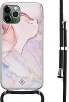 Casimoda® hoesje met koord - Geschikt voor iPhone 11 Pro Max - Marmer roze paars - Afneembaar koord - Siliconen/TPU - Paars