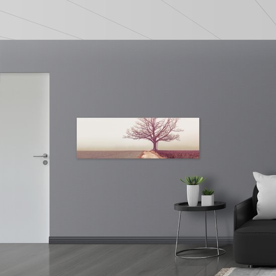 WallClassics - Dibond - Arbre solitaire sur route de campagne - Photo sur aluminium 150x50 cm (Décoration murale en métal)