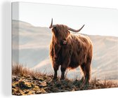 Canvas - Schilderij dieren - Schotse hooglander - Koe - Berg - Schilderijen op canvas - Canvasdoek - Schilderijen woonkamer - 120x80 cm