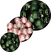Kerstversiering kunststof kerstballen kleuren mix lichtroze/donkergroen 6-8-10 cm pakket van 44x stuks