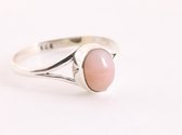 Fijne zilveren ring met roze opaal - maat 18.5