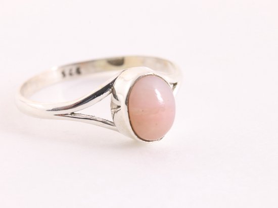 Fijne zilveren ring met roze opaal - maat 18.5