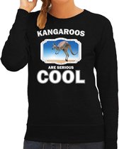 Dieren kangoeroes sweater zwart dames - kangaroos are serious cool trui - cadeau sweater kangoeroe/ kangoeroes liefhebber M